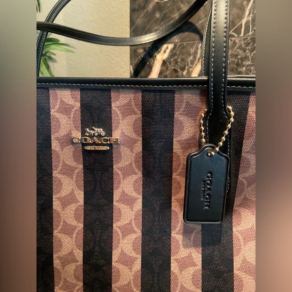 Coach Large City Tote Bag in Signature Canvas with Stripe. - Picture 2 of 11